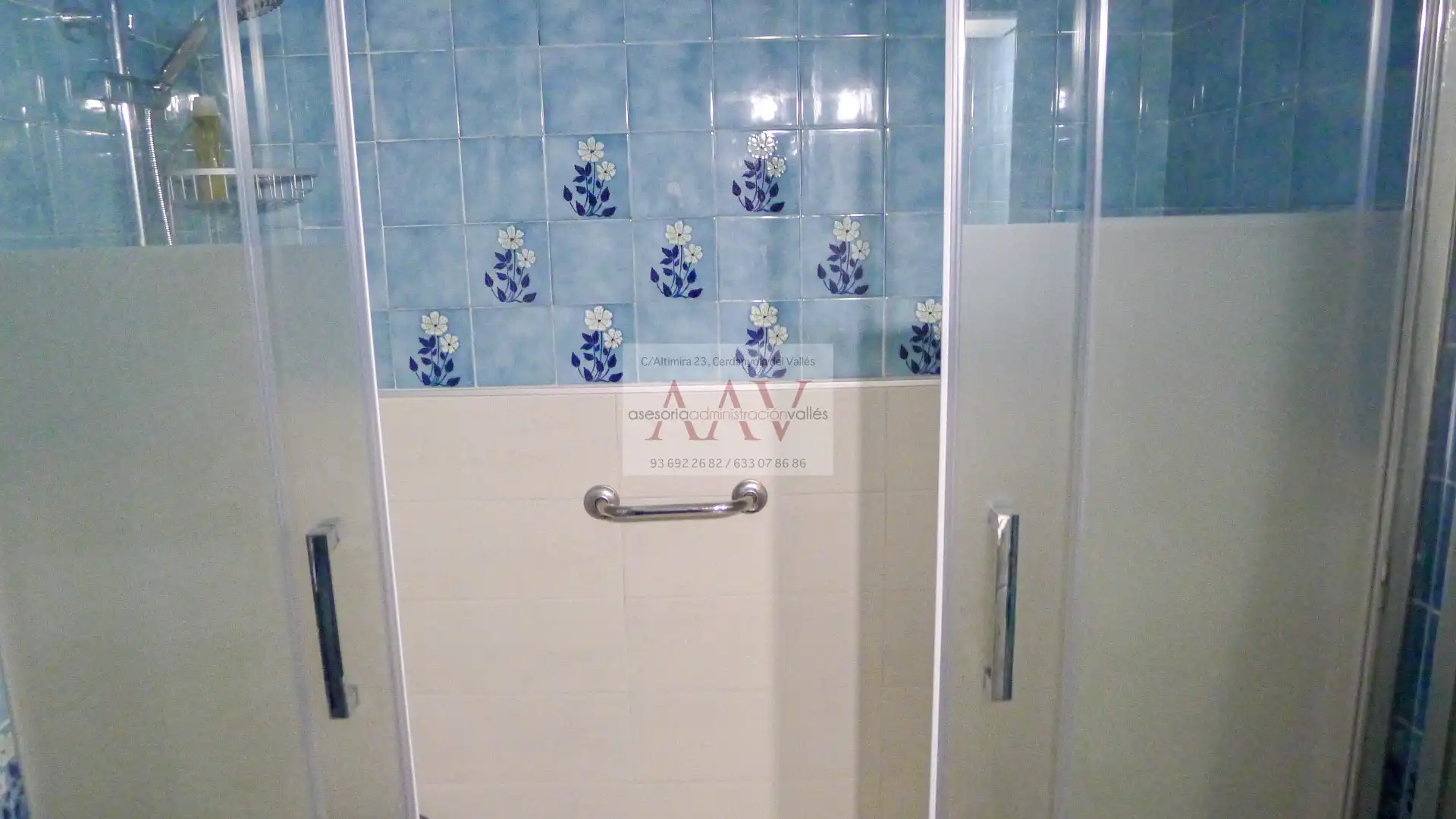 Badezimmer von Wohnung zum Verkauf in Cerdanyola del Vallès mit Klimaanlage, Heizung und Balkon