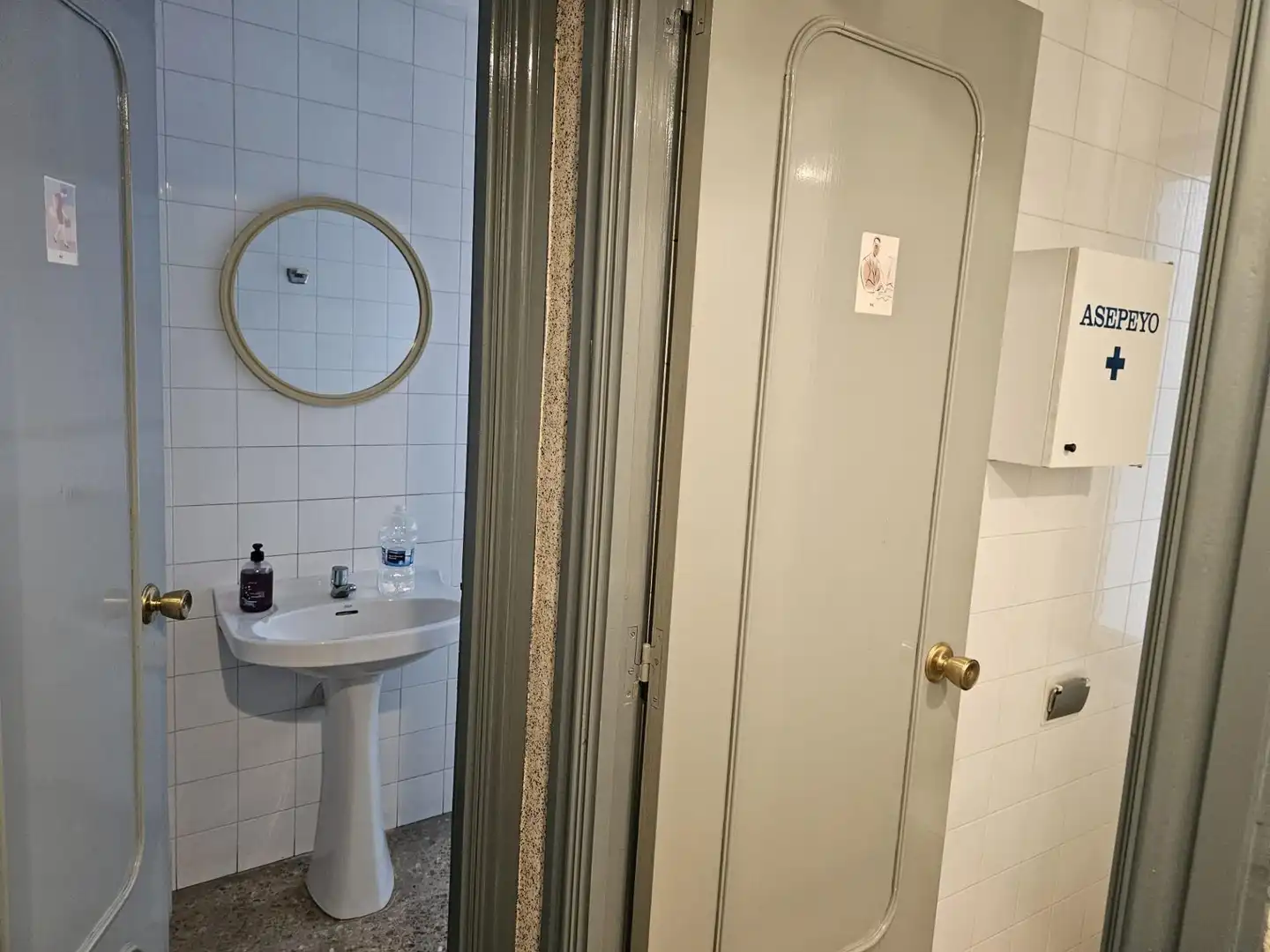 Baño de Oficina en venta en Cartagena con Aire acondicionado y Amueblado