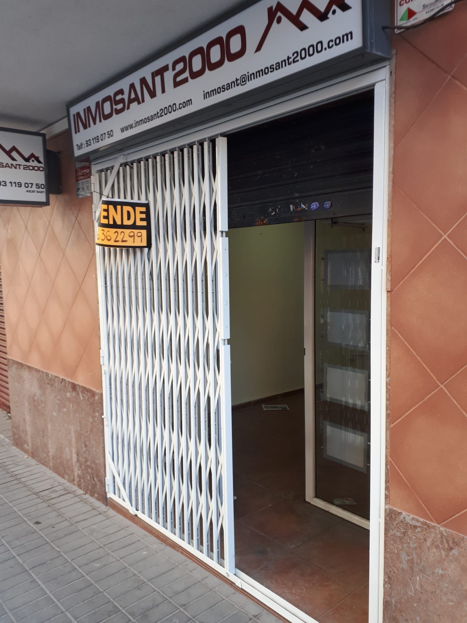 Premises for sale in Sant Andreu de la Barca  with Air Conditioner