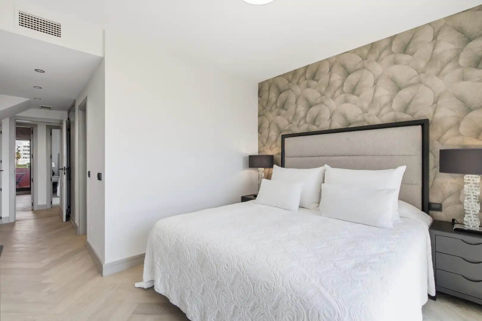 Habitación de Ático en venta en Estepona con Terraza, Piscina y Piscina comunitaria