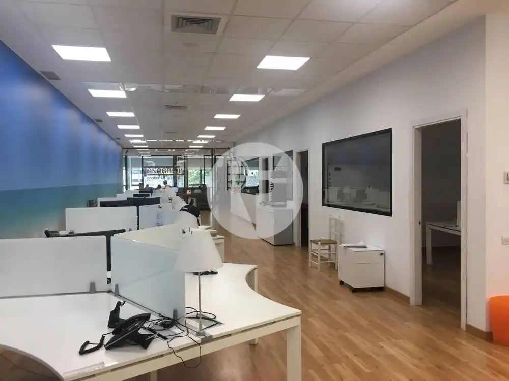 Nave industrial de alquiler en Cornellà de Llobregat