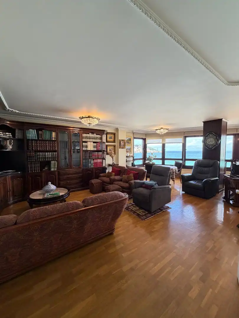 Living room of Flat for sale in A Coruña Capital   with Heating, Parquet flooring and Storage room