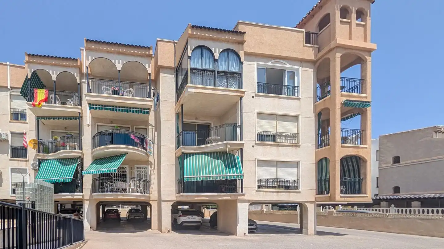 Exterior view of Flat for sale in Santa Pola  with Air Conditioner, Terrace and Swimming Pool