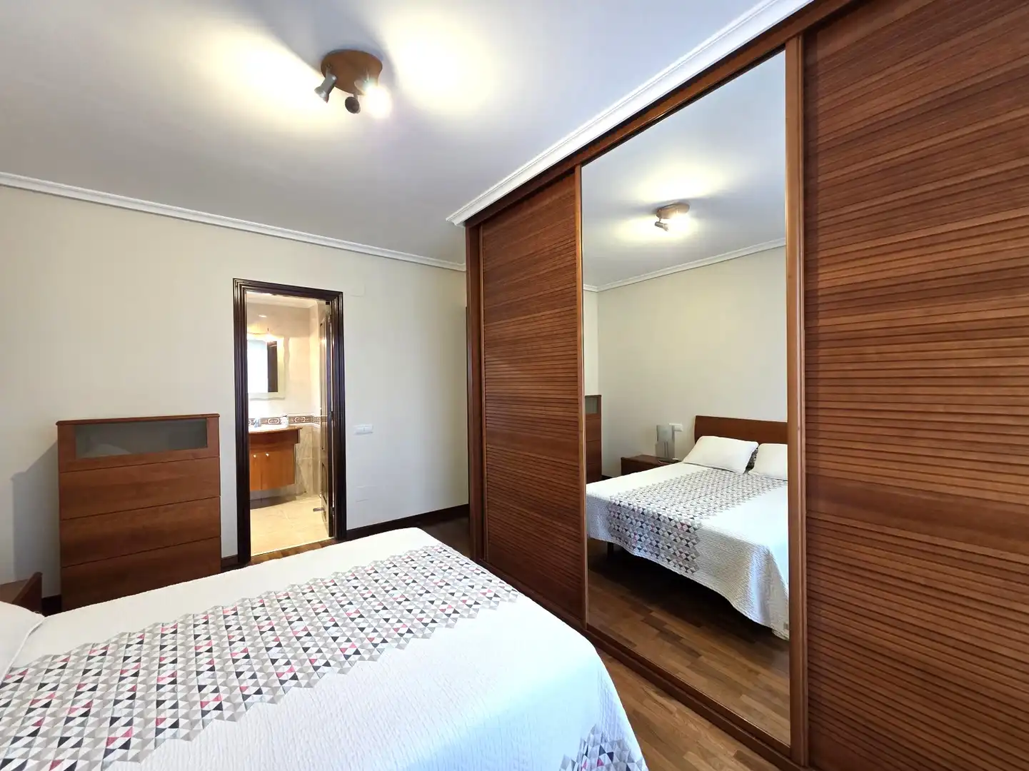 Schlafzimmer von Wohnung zur Miete in Sur