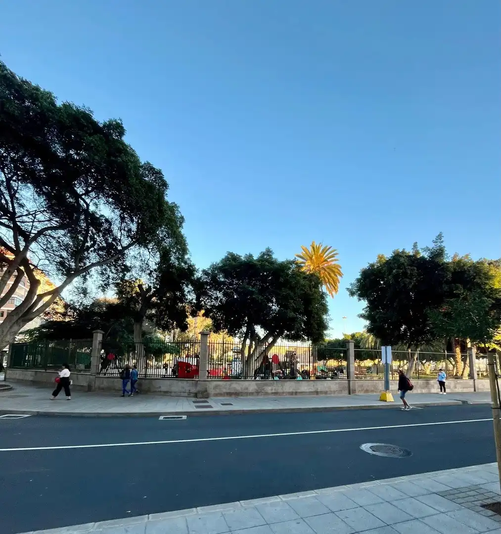 Vista exterior de Pis de lloguer en Las Palmas de Gran Canaria amb Moblat