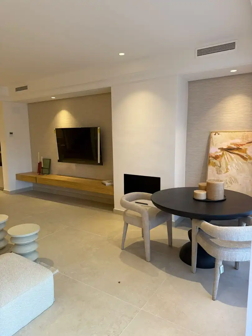 Sala de estar de Apartamento de alquiler en Marbella con Aire acondicionado, Calefacción y Terraza
