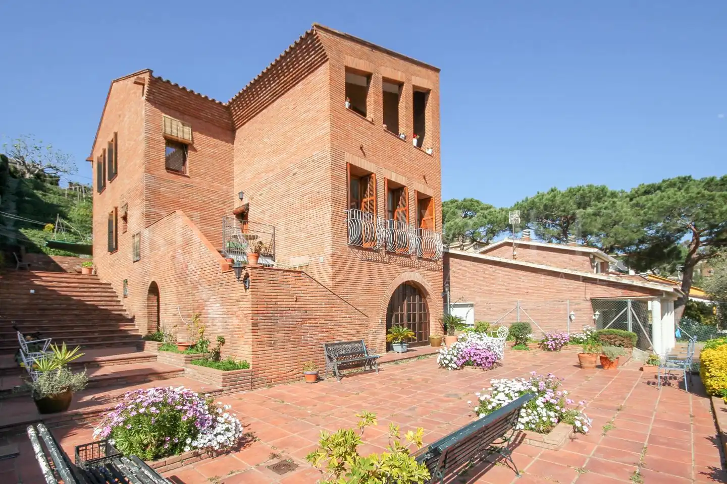 Vista exterior de Casa o chalet en venta en Sant Fost de Campsentelles con Calefacción, Jardín privado y Terraza