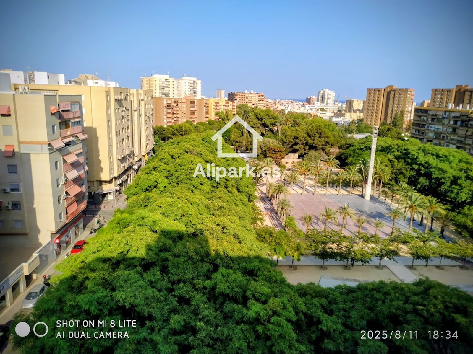 Vista exterior de Àtic en venda en Alicante / Alacant amb Terrassa, Moblat i Balcó