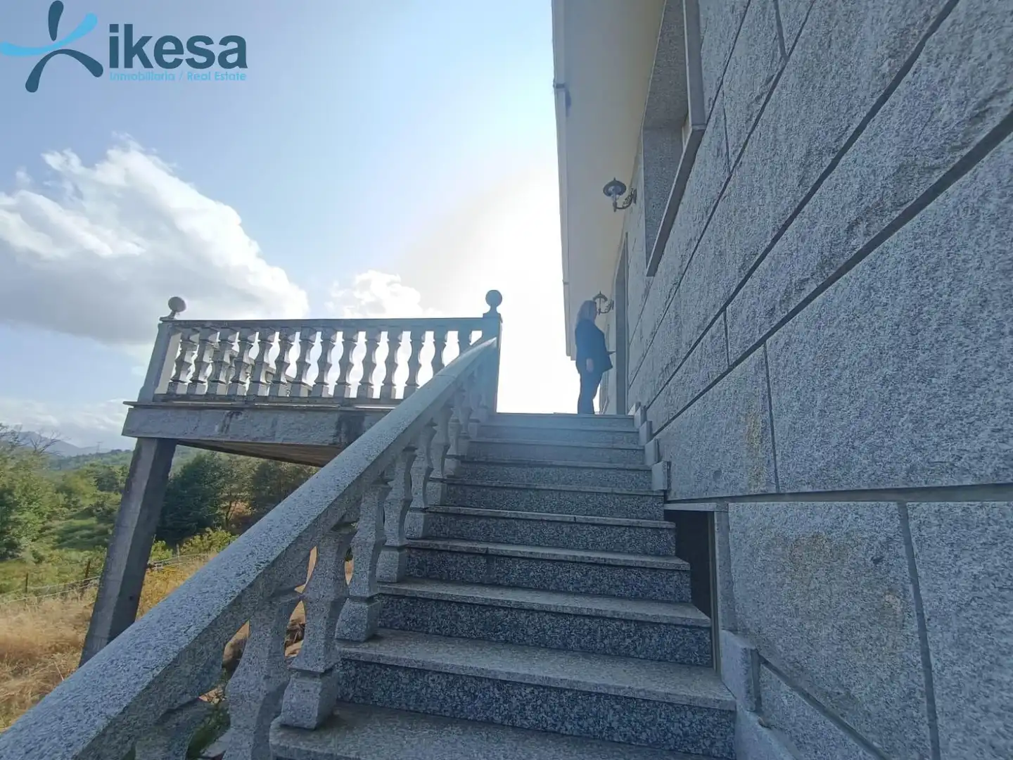 Vista exterior de Casa o xalet en venda en Entrimo amb Jardí privat