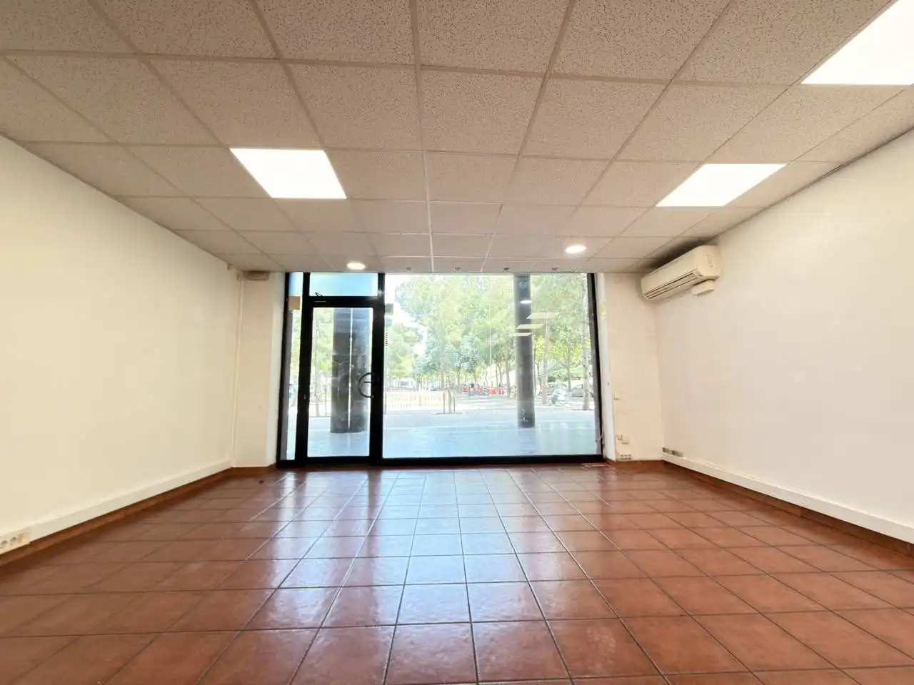 Local comercial en venda a Calle Mare de Déu de Port, imagen 7