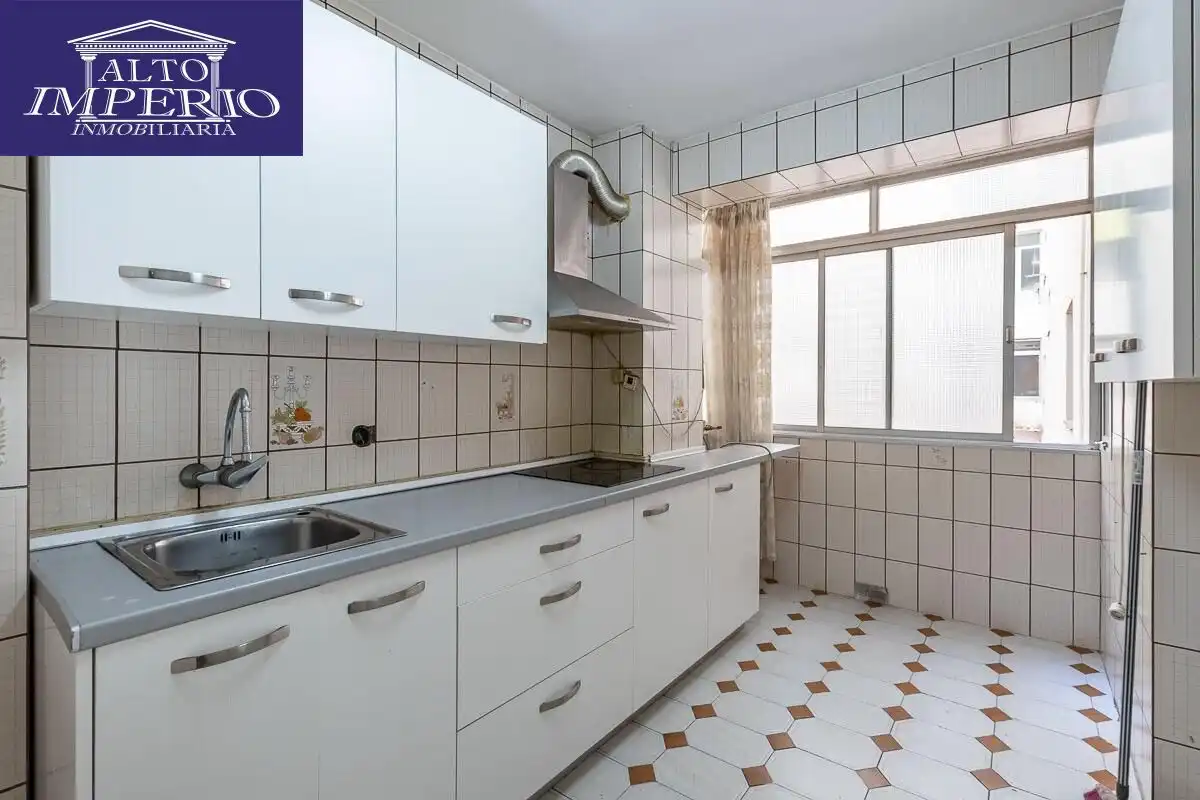 Cocina de Piso en venta en Granada con Terraza