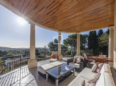 Chalet con piscina en venta en Sagunto ciudad