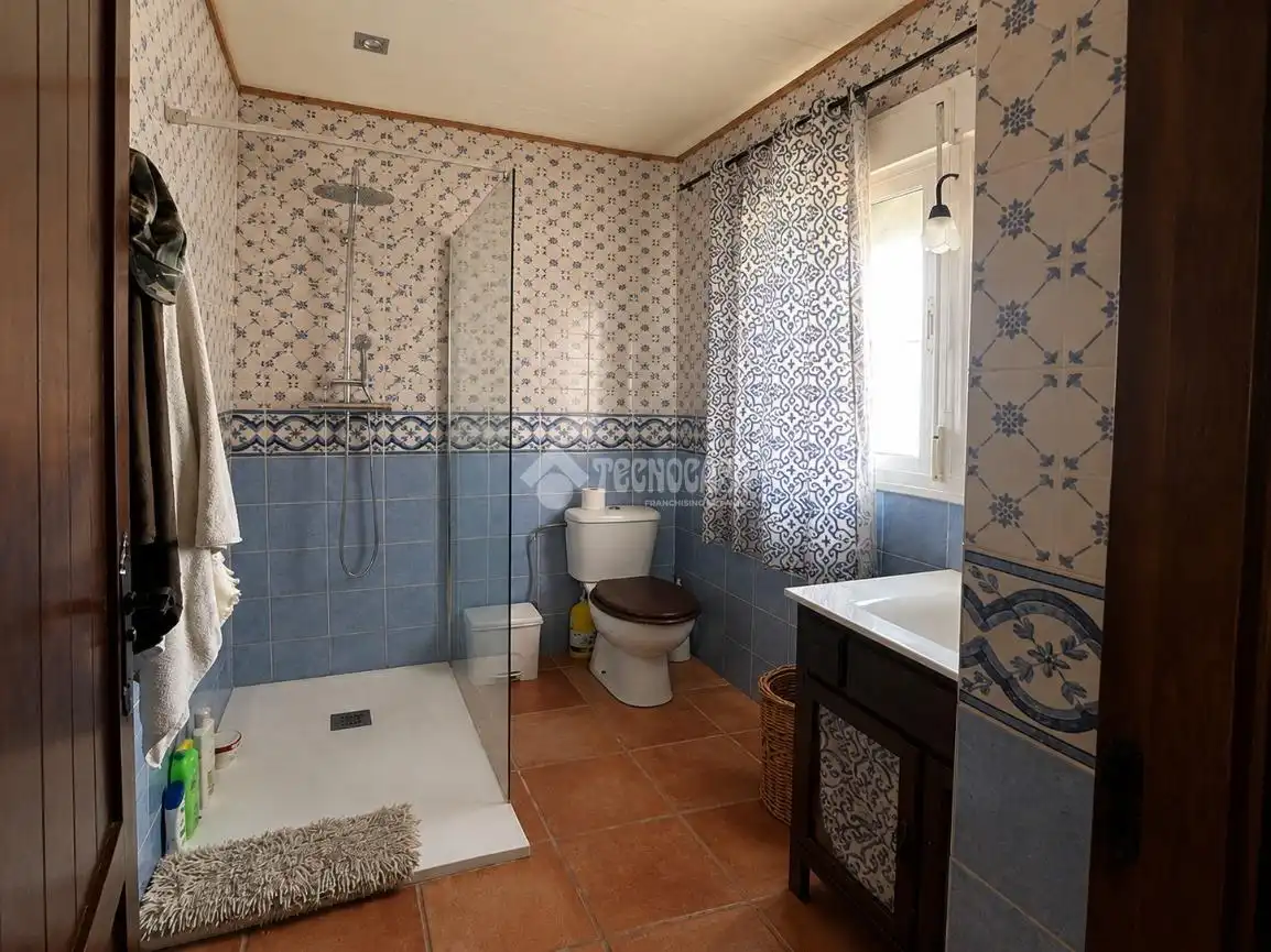 Bathroom of Country homes for sale in Arahal  with Air Conditioner, Heating and Private garden