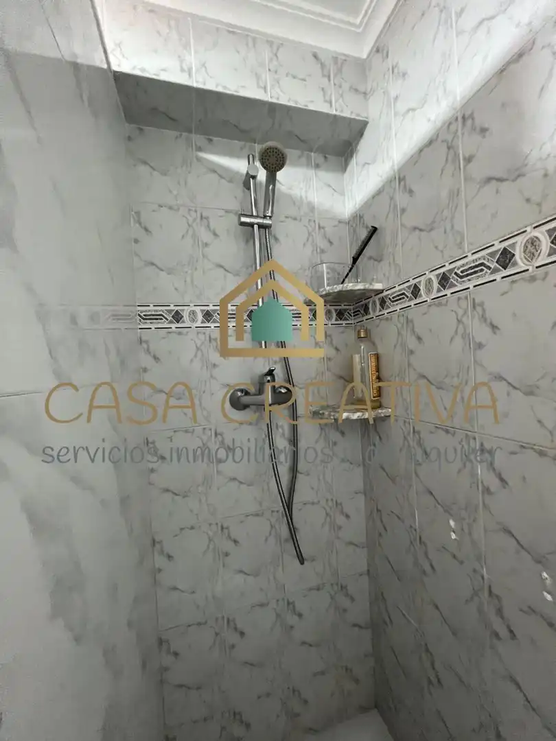 Bathroom of Flat for rent in Valencia  with Air Conditioner, Heating and Terrace