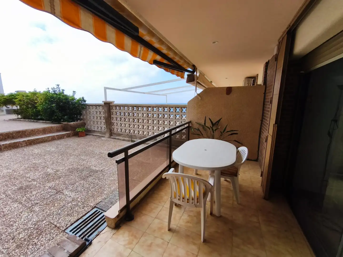 Piso con terraza en venta en Carrer de la Cala de la Font 14, imagen 7