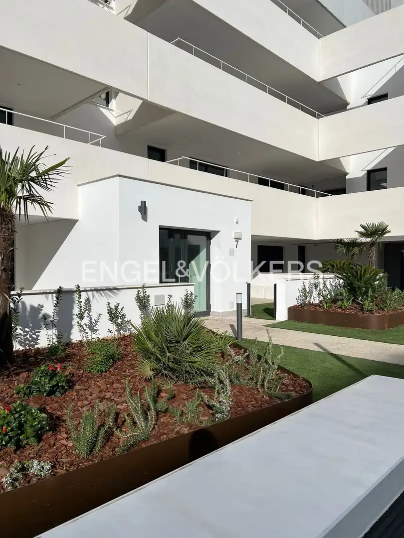 Vista exterior de Pis de lloguer en Sevilla amb Aire condicionat, Calefacció i Jardí privat