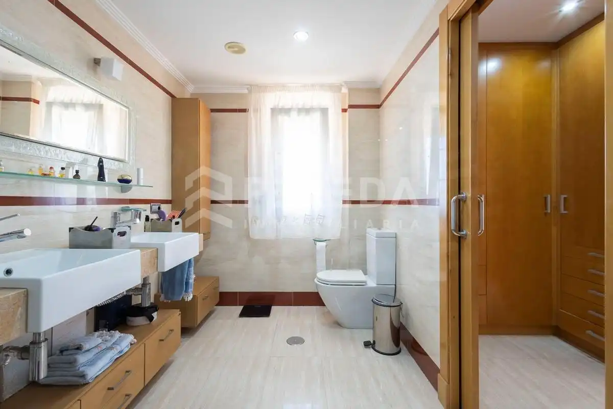 Baño de Casa o chalet en venta en Roquetas de Mar con Aire acondicionado, Jardín privado y Piscina