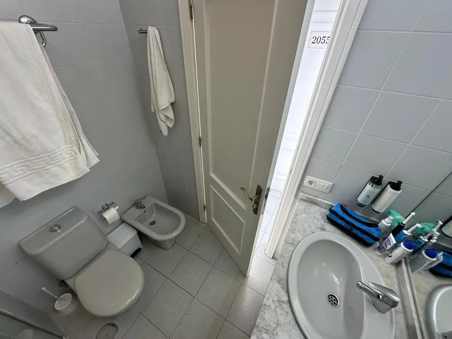 Badezimmer von Wohnungen zum Verkauf in Adeje mit Privatgarten, Terrasse und Gemeinschaftspool