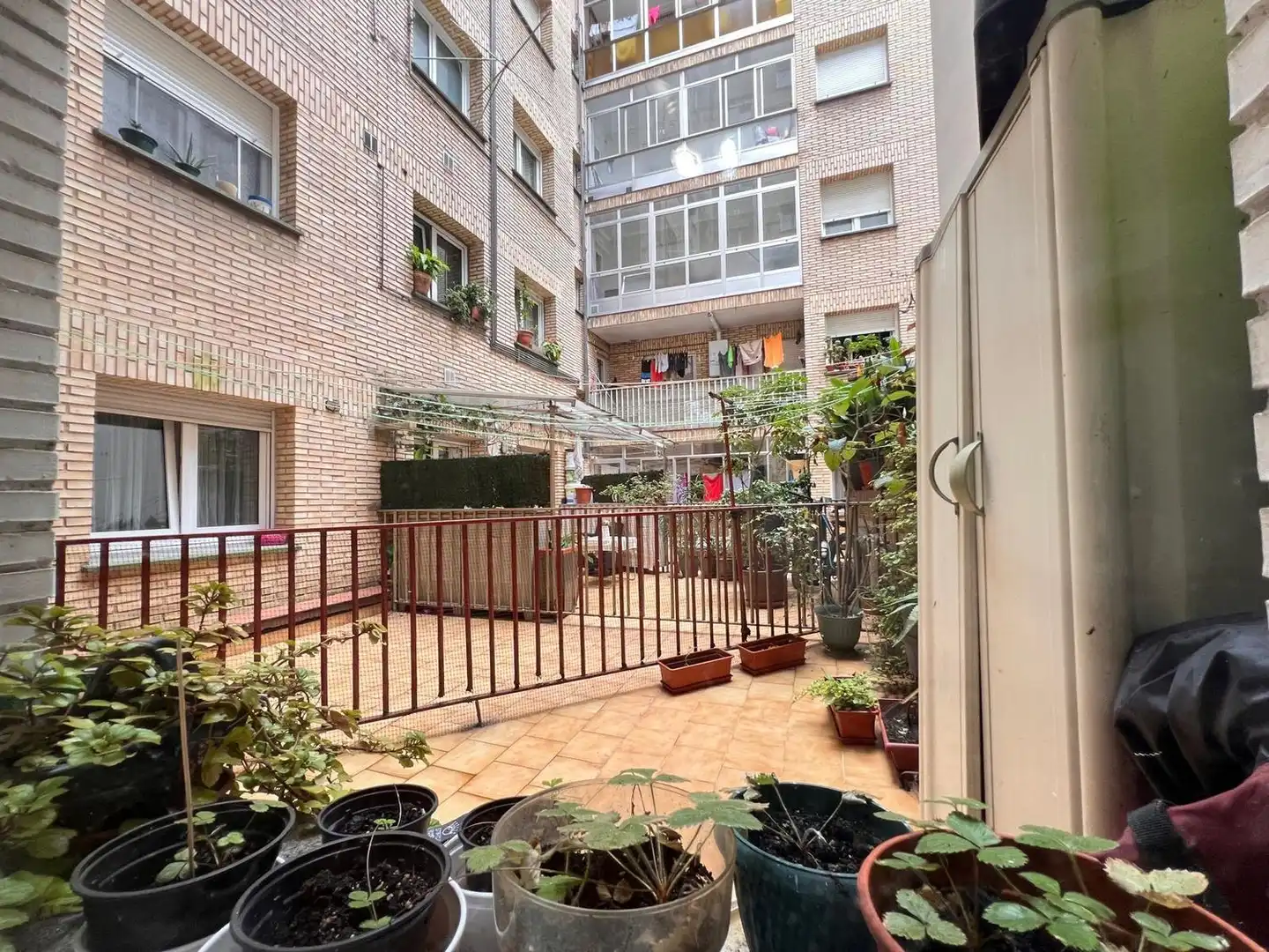 Vista exterior de Pis en venda en Gijón  amb Calefacció, Terrassa i Piscina
