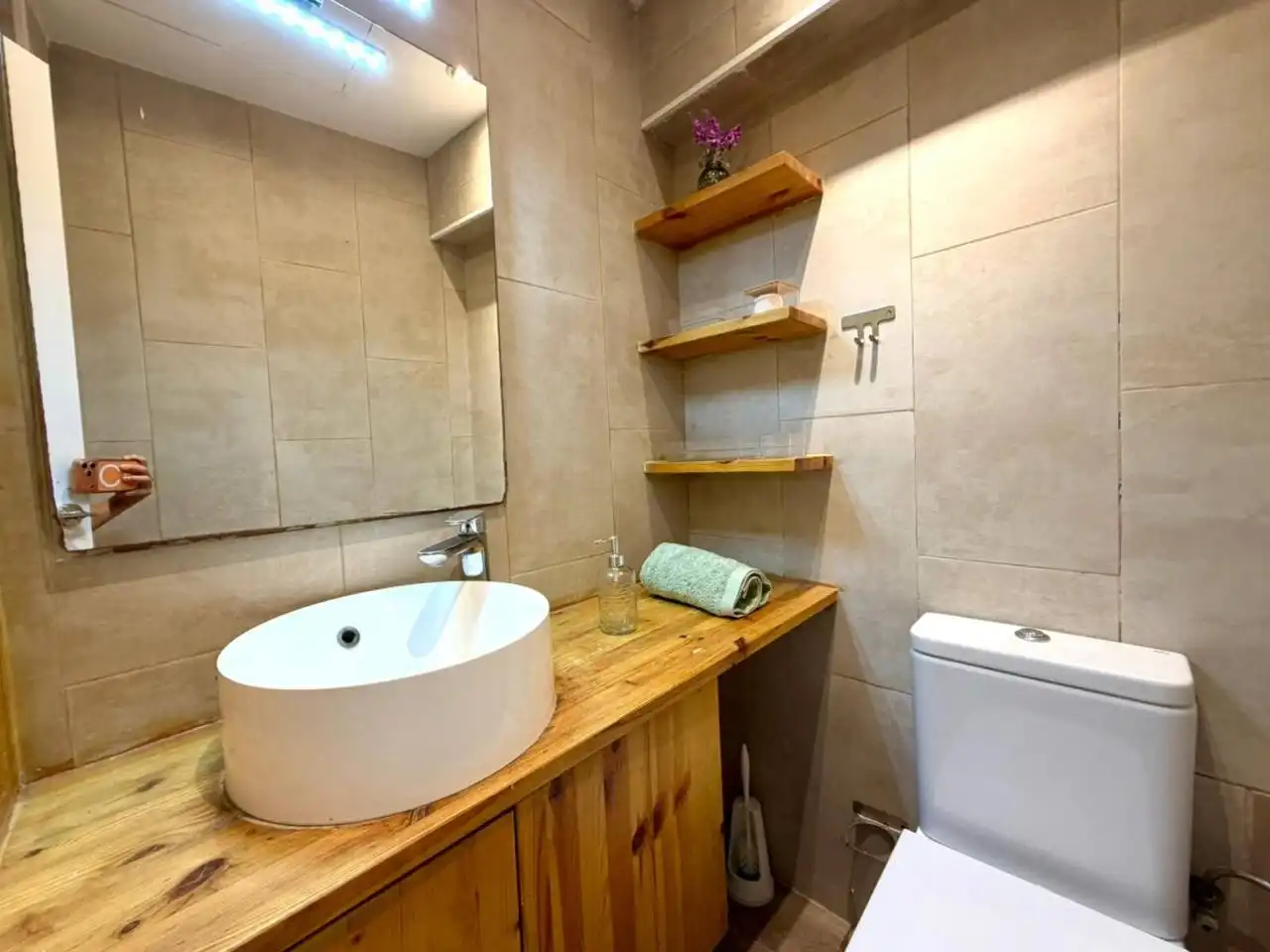 Bathroom of Flat for rent in Barcelona  with Air Conditioner, Heating and Parquet flooring