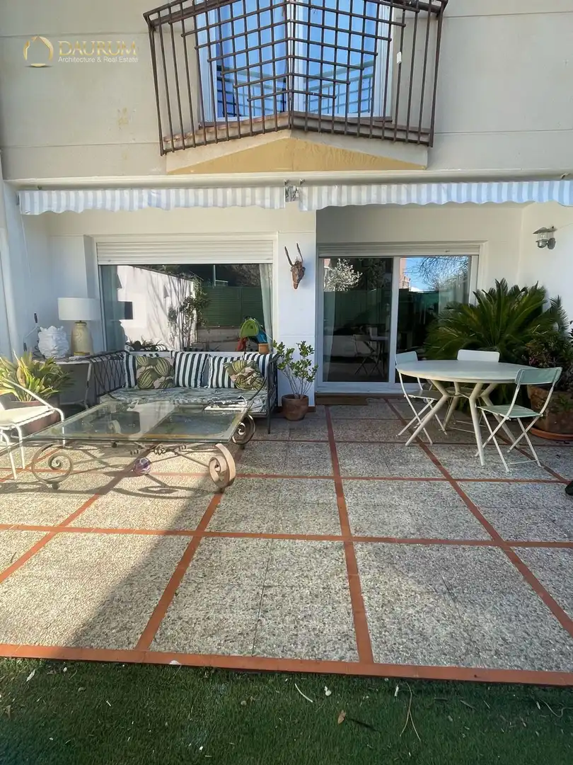 Terrassa de Casa adosada en venda en Torrelodones amb Calefacció, Terrassa i Traster