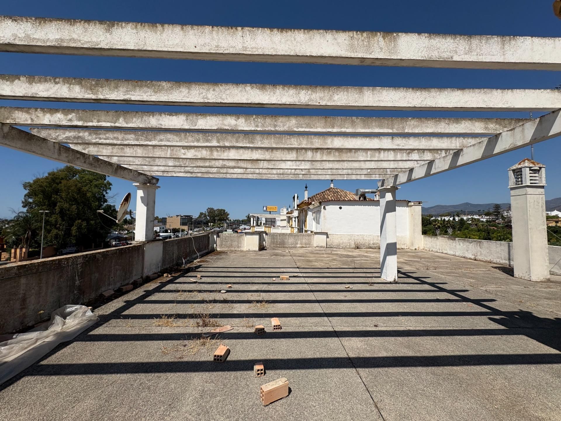 Terrassa de Local de lloguer en Estepona amb Terrassa