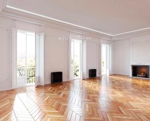 Living room of Flat for sale in  Madrid Capital  with Air Conditioner, Parquet flooring and Terrace