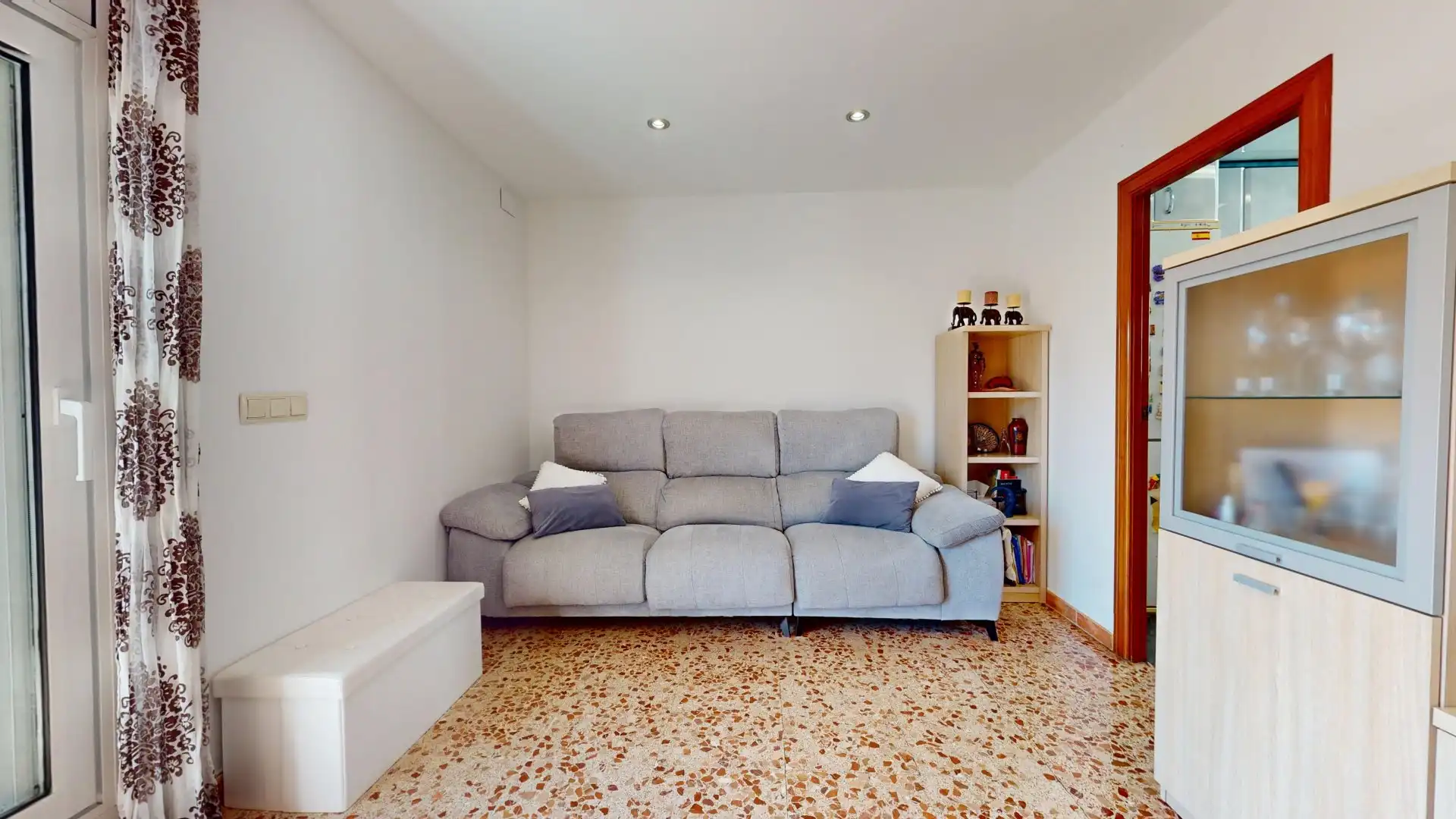 Sala d'estar de Àtic en venda en L'Hospitalet de Llobregat amb Aire condicionat, Terrassa i Traster