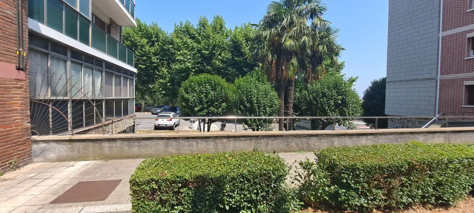 Vista exterior de Pis en venda en Barakaldo  amb Calefacció i Parquet