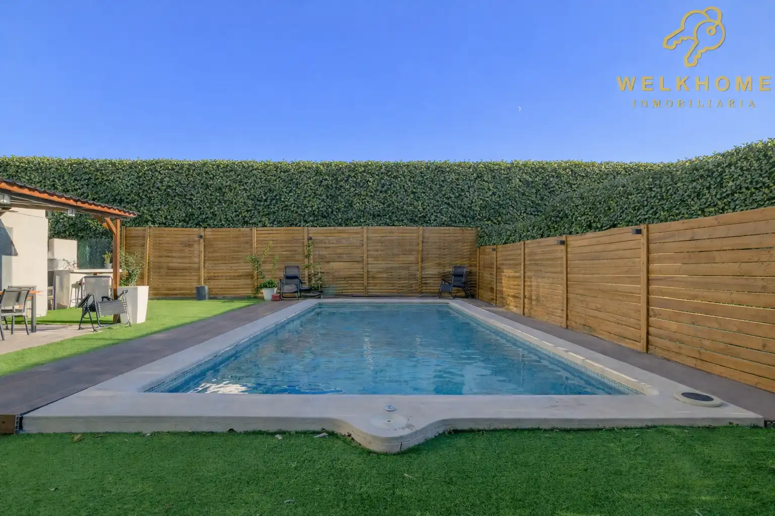Swimming pool of Houses for rent in Castelldefels  with Air Conditioner, Heating and Private garden