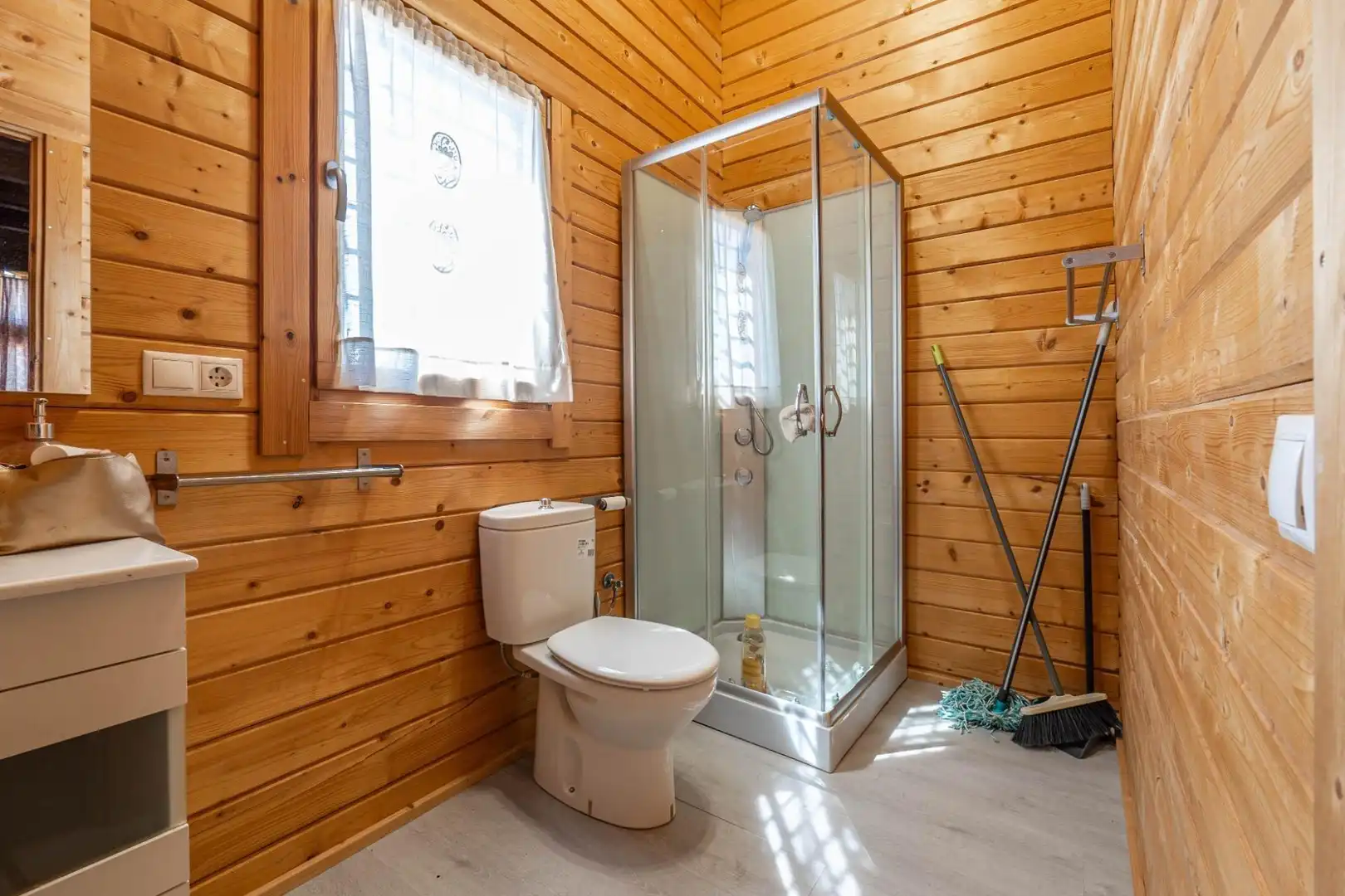 Baño de Casa o chalet en venta en Cúllar Vega con Aire acondicionado, Calefacción y Terraza