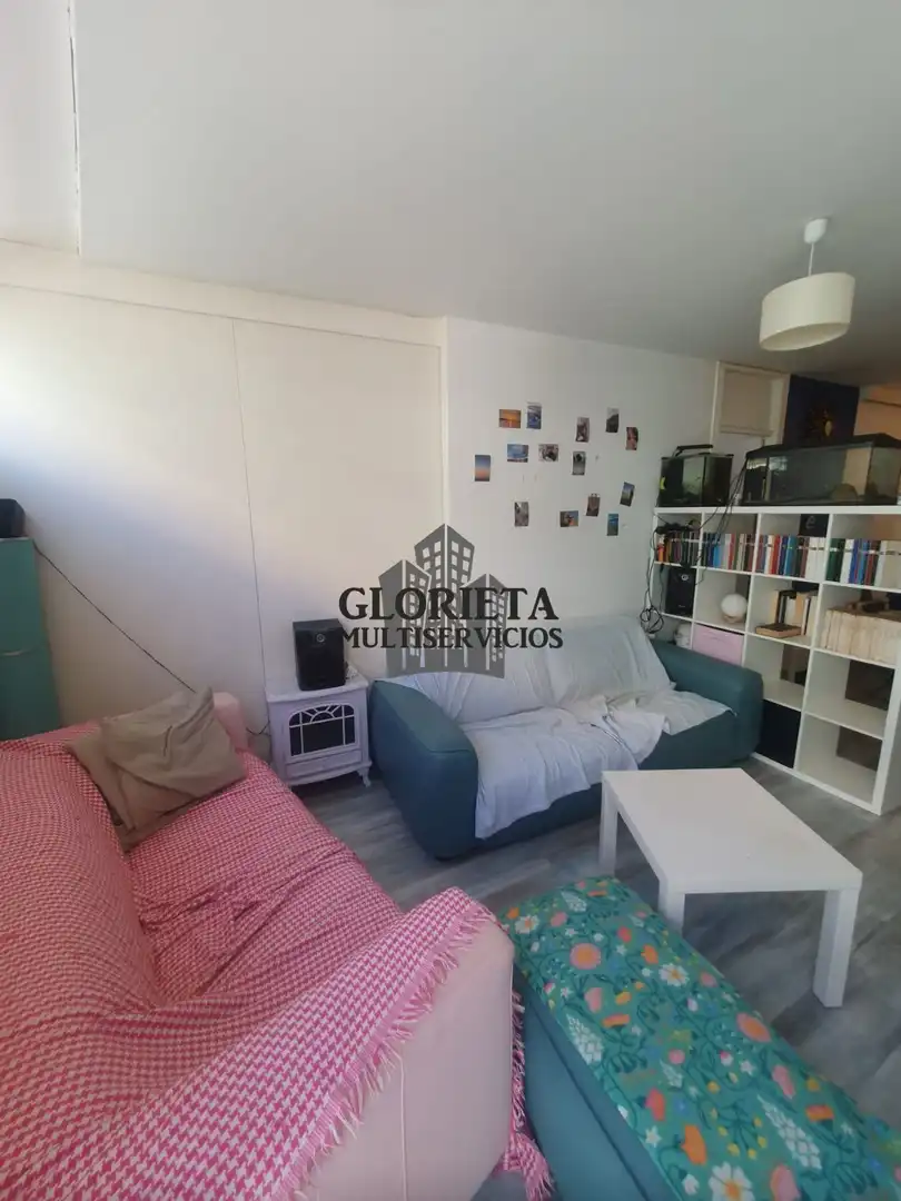 Sala de estar de Piso en venta en Vigo  con Calefacción, Trastero y Amueblado
