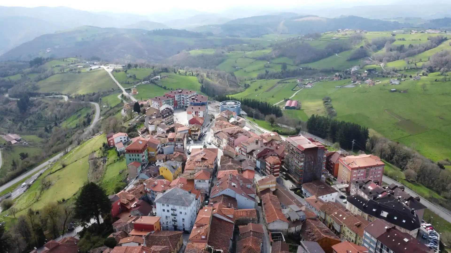 Casa adosada en venta en CIMADEVILLA, 28, Tineo