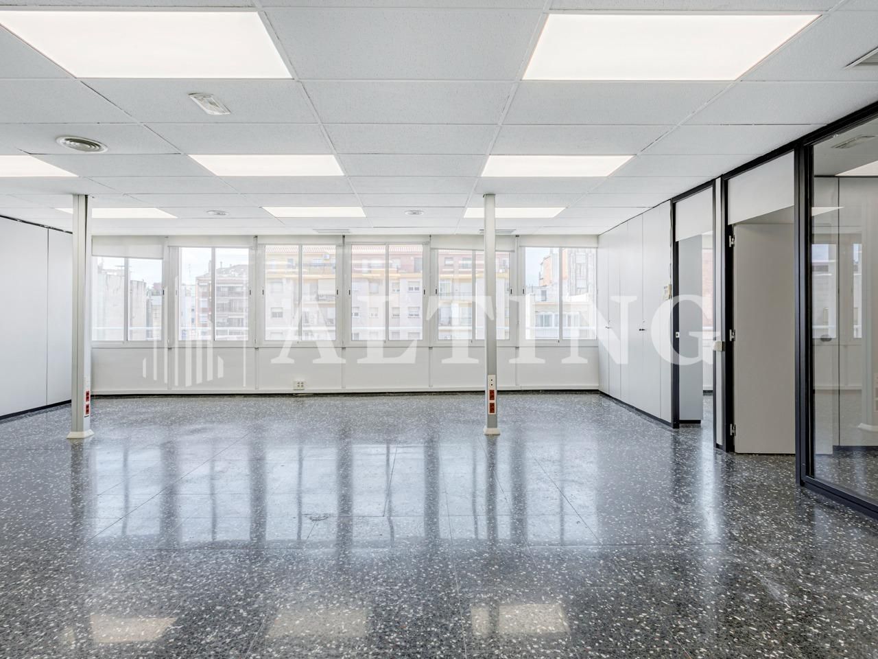 Office to rent in  Barcelona Capital  with Air Conditioner