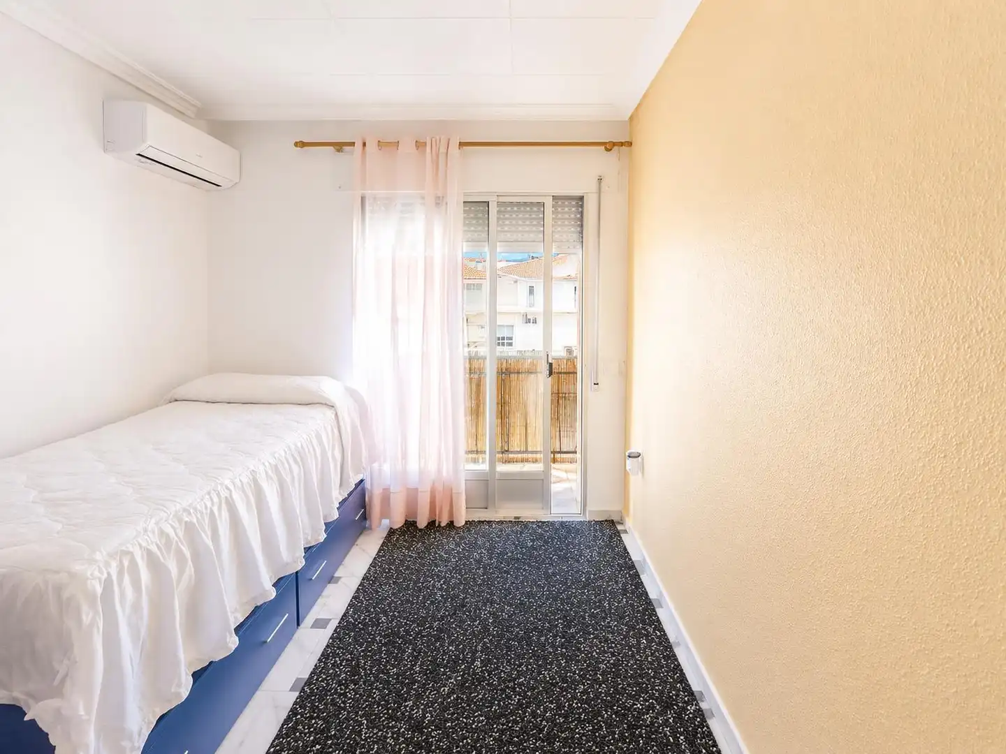 Bedroom of Apartments for sale in Pilar de la Horadada  with Air Conditioner, Furnished and Balcony