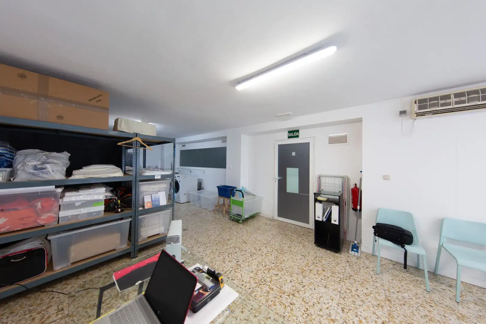 Local en venta en Alicante / Alacant con Aire acondicionado y Amueblado