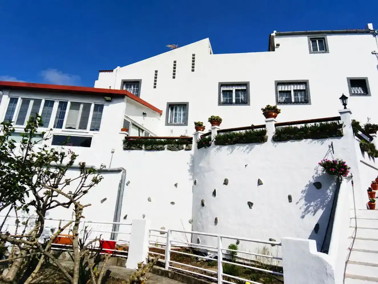 Vista exterior de Casa adosada en venda en Moya (Las Palmas) amb Balcó