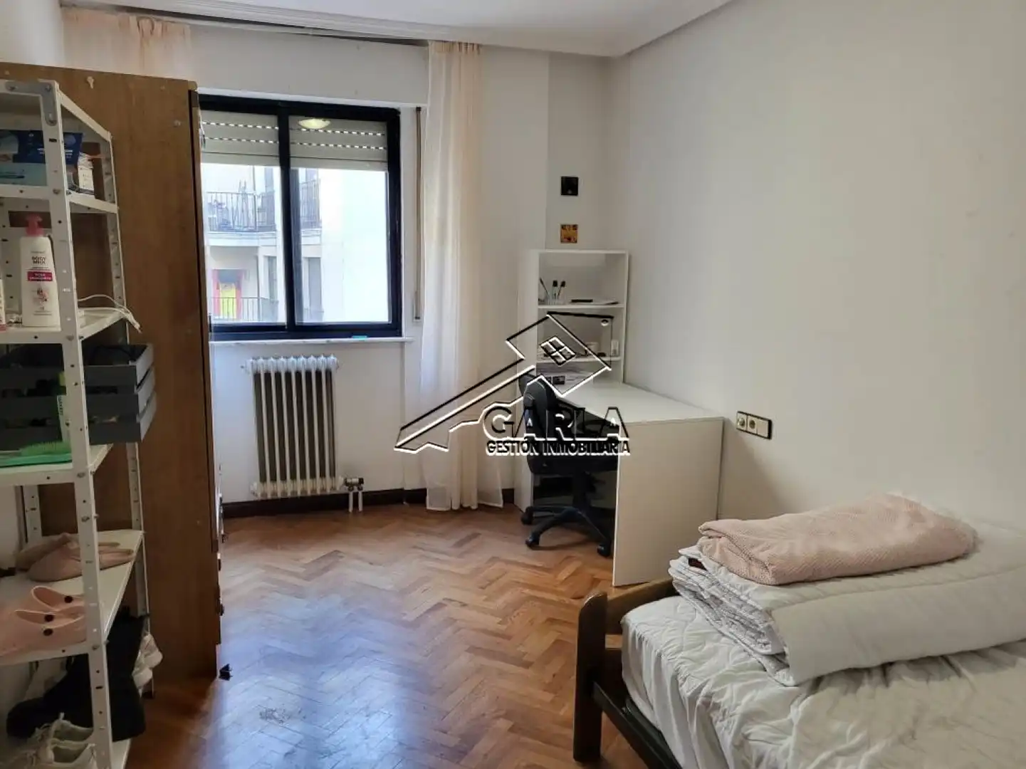 Dormitori de Pis de lloguer en Salamanca amb Calefacció i Parquet