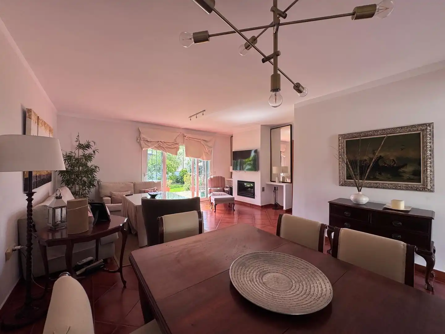 Sala d'estar de Casa o xalet de lloguer en Fuengirola amb Aire condicionat, Jardí privat i Terrassa