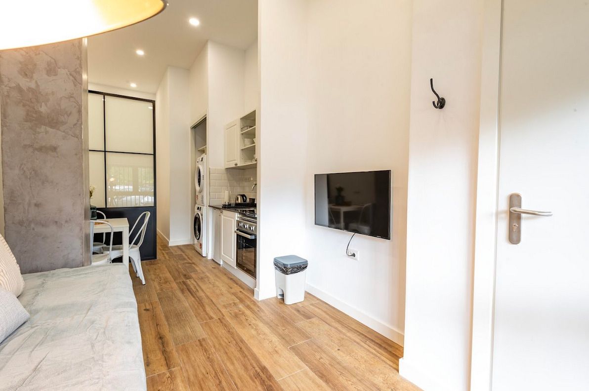 Living room of Flat for sale in  Madrid Capital  with Air Conditioner, Heating and Parquet flooring