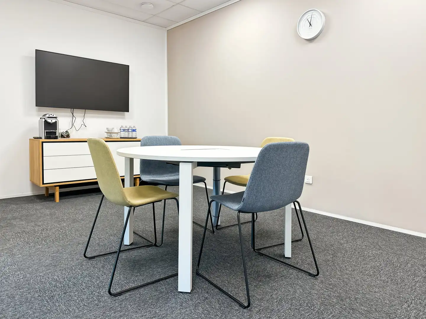 Office space with lift to rent in Av.Baix Llobregat 5-7