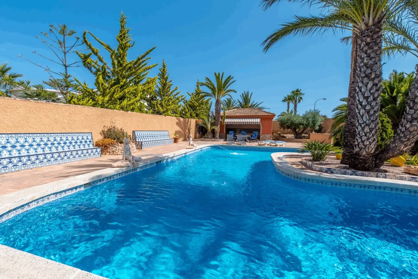 Villa avec piscine à vendre à Calle Calle Huelma, imagen 3