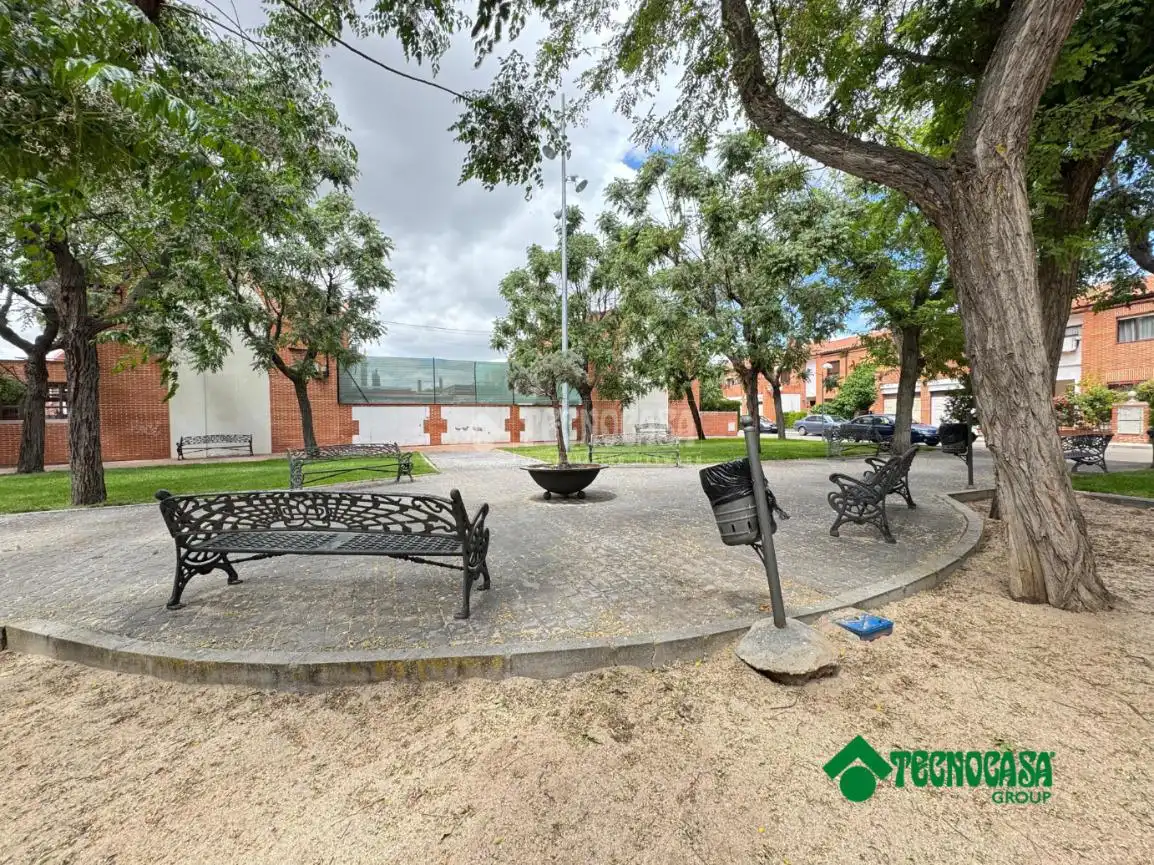 Terraza de Casa adosada en venta en Torrijos con Aire acondicionado, Calefacción y Jardín privado