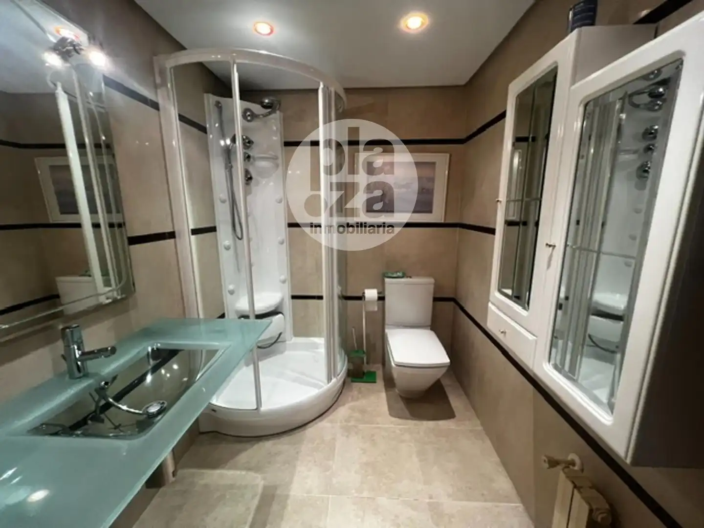 Badezimmer von Wohnung zur Miete in Burgos mit Heizung, Terrasse und Abstellraum