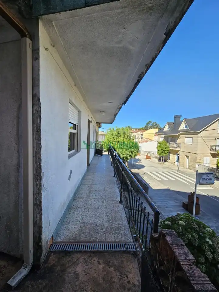 Casa amb terrassa en venda a Covelo, imagen 3