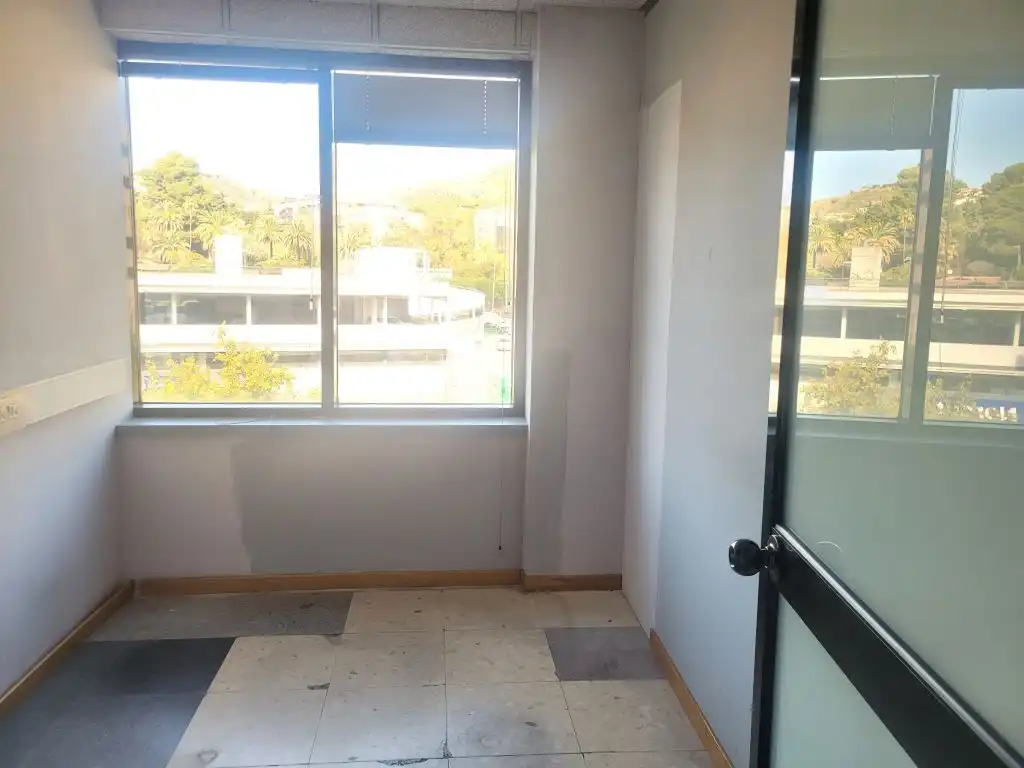 Büro zur Miete in Esplugues de Llobregat
