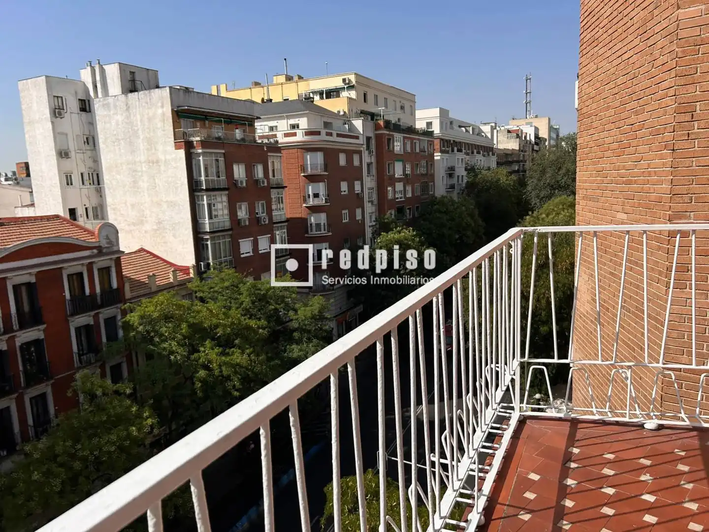 Vista exterior de Piso en venta en Madrid con Aire acondicionado, Calefacción y Parquet