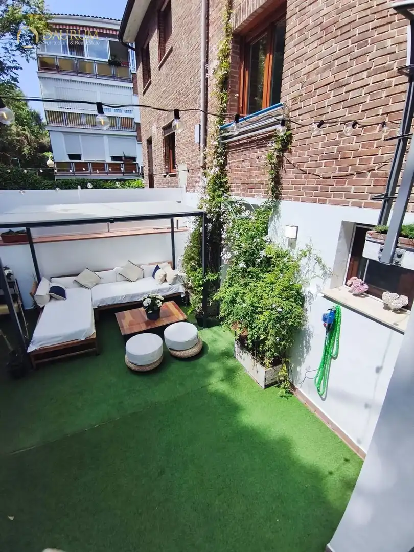 Terrassa de Casa adosada en venda en Madrid amb Calefacció, Jardí privat i Terrassa