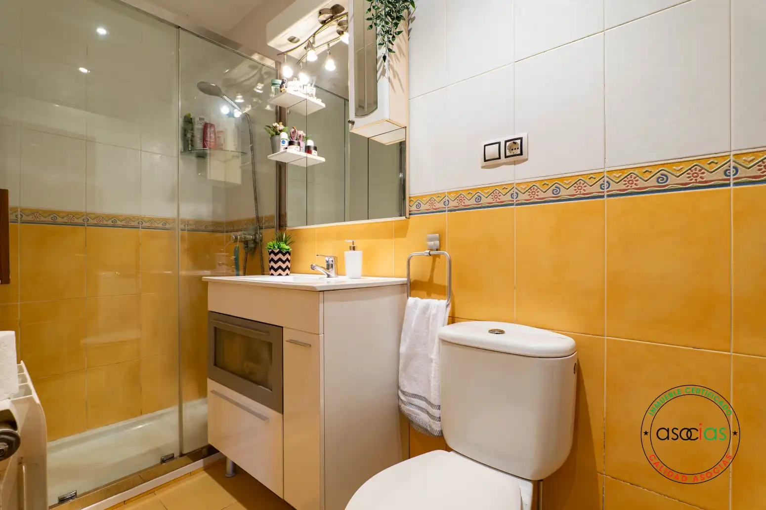 Bany de Casa o xalet en venda en Gijón  amb Calefacció, Parquet i Terrassa