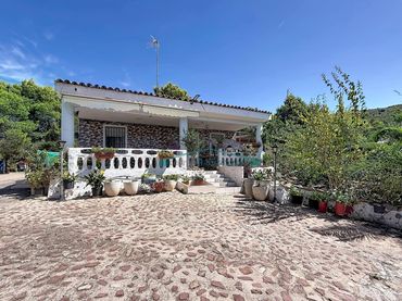 Casa rústica con jardín en venta en Sagunto ciudad